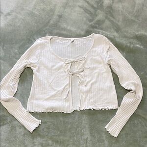 Nordstrom brand front tie cropped sweater size Medium